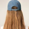Ami de Coeur Cap de denim azul con bordado Ami de Coeur Cap de denim azul con bordado