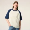 Ami de Coeur T-Shirt de algodón con parche de punto en blanco y azul Ami de Coeur T-Shirt de algodón con parche de punto en blanco y azul