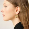 Aros de latón dorado trenzado Aros de latón dorado trenzado