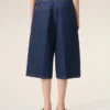 Bermudas azules de algodón con cinturón cruzado Bermudas azules de algodón con cinturón cruzado