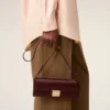 Bolsa Mimi de piel lisa color burdeos Bolsa Mimi de piel lisa color burdeos