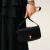 Bolso bandolera Paris Paris de piel de vaca negra Bolso bandolera Paris Paris de piel de vaca negra