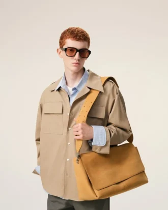 Bolso carrusel grande con solapa de piel de vaca amarilla