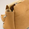 Bolso carrusel grande con solapa de piel de vaca amarilla Bolso carrusel grande con solapa de piel de vaca amarilla