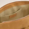 Bolso carrusel grande con solapa de piel de vaca amarilla Bolso carrusel grande con solapa de piel de vaca amarilla