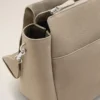 Bolso carrusel grande con solapa de piel de vaca gris Bolso carrusel grande con solapa de piel de vaca gris