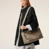 Bolso carrusel grande con solapa de piel de vaca gris Bolso carrusel grande con solapa de piel de vaca gris