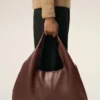 Bolso de hombro Etienne de cuero flexible burdeos Bolso de hombro Etienne de cuero flexible burdeos