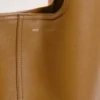 Bolso hobo Etienne de piel flexible amarilla Bolso hobo Etienne de piel flexible amarilla