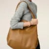 Bolso hobo Etienne de piel flexible amarilla Bolso hobo Etienne de piel flexible amarilla
