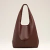 Bolso hobo Etienne de piel flexible en color burdeos Bolso hobo Etienne de piel flexible en color burdeos