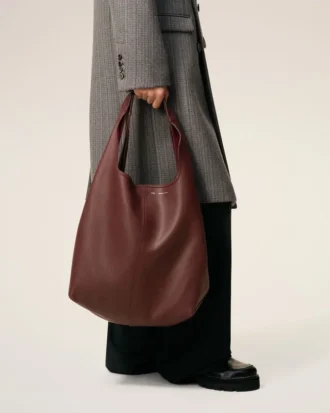 Bolso hobo Etienne de piel flexible en color burdeos