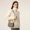 Bolso Paris Paris con asa superior de piel gris glaseada Bolso Paris Paris con asa superior de piel gris glaseada