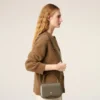 Bolso Paris Paris con asa superior de piel gris glaseada Bolso Paris Paris con asa superior de piel gris glaseada