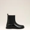 Botas Chelsea de puntera anatómica en piel negra Botas Chelsea de puntera anatómica en piel negra