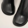 Botines de piano con puntera anatómica de piel negra Botines de piano con puntera anatómica de piel negra