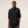 Camisa de algodón denim negro «Ami de Coeur» Camisa de algodón denim negro «Ami de Coeur»