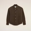 Camisa de cuero de cabra marrón con botones Camisa de cuero de cabra marrón con botones
