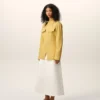 Camisa entallada de algodón amarillo con cuello de punta Camisa entallada de algodón amarillo con cuello de punta