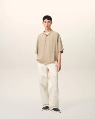 Camisa holgada Ami Paris de manga corta bordada en color beige