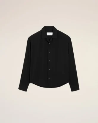 Camisa negra de corte recto con bordados de Ami Paris