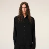 Camisas ajustadas de cuello afilado en mezcla de seda negra Camisas ajustadas de cuello afilado en mezcla de seda negra