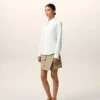 Camisas ajustadas de seda mezclada con cuello de punta en color blanco Camisas ajustadas de seda mezclada con cuello de punta en color blanco