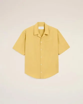 Camisas de algodón de manga corta con cuello camp y corte recto en amarillo