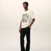 Camiseta blanca de algodón con estampado característico Camiseta blanca de algodón con estampado característico