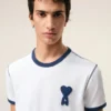 Camiseta blanca de algodón con parche de punto Ami de Coeur Camiseta blanca de algodón con parche de punto Ami de Coeur