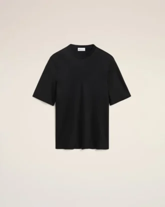 Camiseta de manga corta de satén negro con detalle de canalé