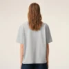 Camiseta gris de algodón con el logotipo «Ami de Coeur» en relieve Camiseta gris de algodón con el logotipo «Ami de Coeur» en relieve