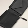 Cartera compacta Ami de Coeur de piel de vacuno negra Cartera compacta Ami de Coeur de piel de vacuno negra