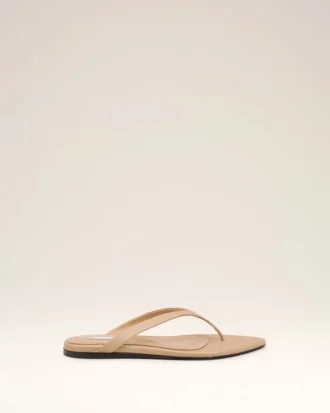 Chanclas de piel de cordero beige con punta afilada