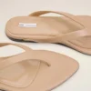 Chanclas de piel de cordero beige con punta afilada Chanclas de piel de cordero beige con punta afilada