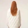 Chaqueta acolchada con botones de nailon blanco Chaqueta acolchada con botones de nailon blanco