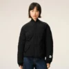 Chaqueta acolchada de nailon negro Chaqueta acolchada de nailon negro