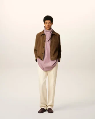 Chaqueta Ami de Coeur de cuero marrón con botones Chaqueta Ami de Coeur de cuero marrón con botones