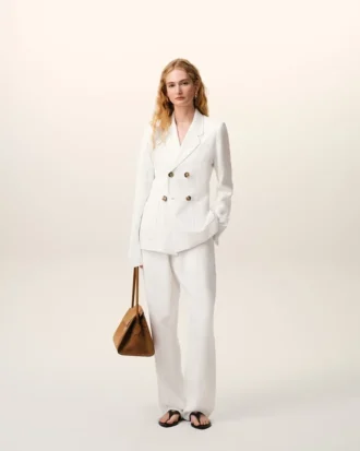 Chaqueta blanca de lino con doble botonadura