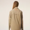 Chaqueta de trabajo de algodón beige con botones Chaqueta de trabajo de algodón beige con botones