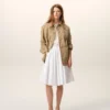 Chaqueta de trabajo de algodón beige con botones Chaqueta de trabajo de algodón beige con botones
