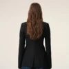 Chaqueta entallada de lana virgen negra de botonadura sencilla Chaqueta entallada de lana virgen negra de botonadura sencilla