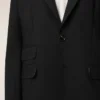 Chaqueta negra de lana nueva, de corte recto y botonadura simple Chaqueta negra de lana nueva, de corte recto y botonadura simple