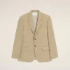 Chaqueta recta de lana nueva en color beige con cierre de un solo botonero Chaqueta recta de lana nueva en color beige con cierre de un solo botonero