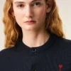 Cárdigan de cuello redondo de lana azul con Ami De Coeur en contraste