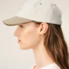 Gorra Ami Paris de algodón bicolor beige y blanco Gorra Ami Paris de algodón bicolor beige y blanco