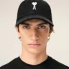 Gorra de algodón negro con parche de fieltro Ami de Coeur Gorra de algodón negro con parche de fieltro Ami de Coeur