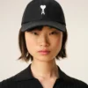Gorra de algodón negro con parche de fieltro Ami de Coeur Gorra de algodón negro con parche de fieltro Ami de Coeur
