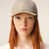 Gorra de nylon beige con tachuelas Ami de Coeur Cap Gorra de nylon beige con tachuelas Ami de Coeur Cap