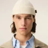 Gorro de lana blanca con etiqueta de cuero Ami